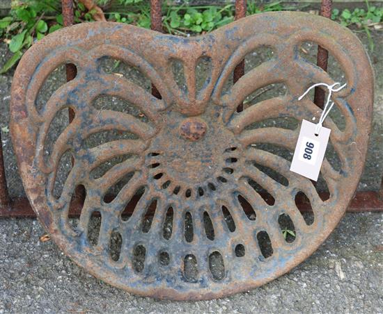 Cast iron seat